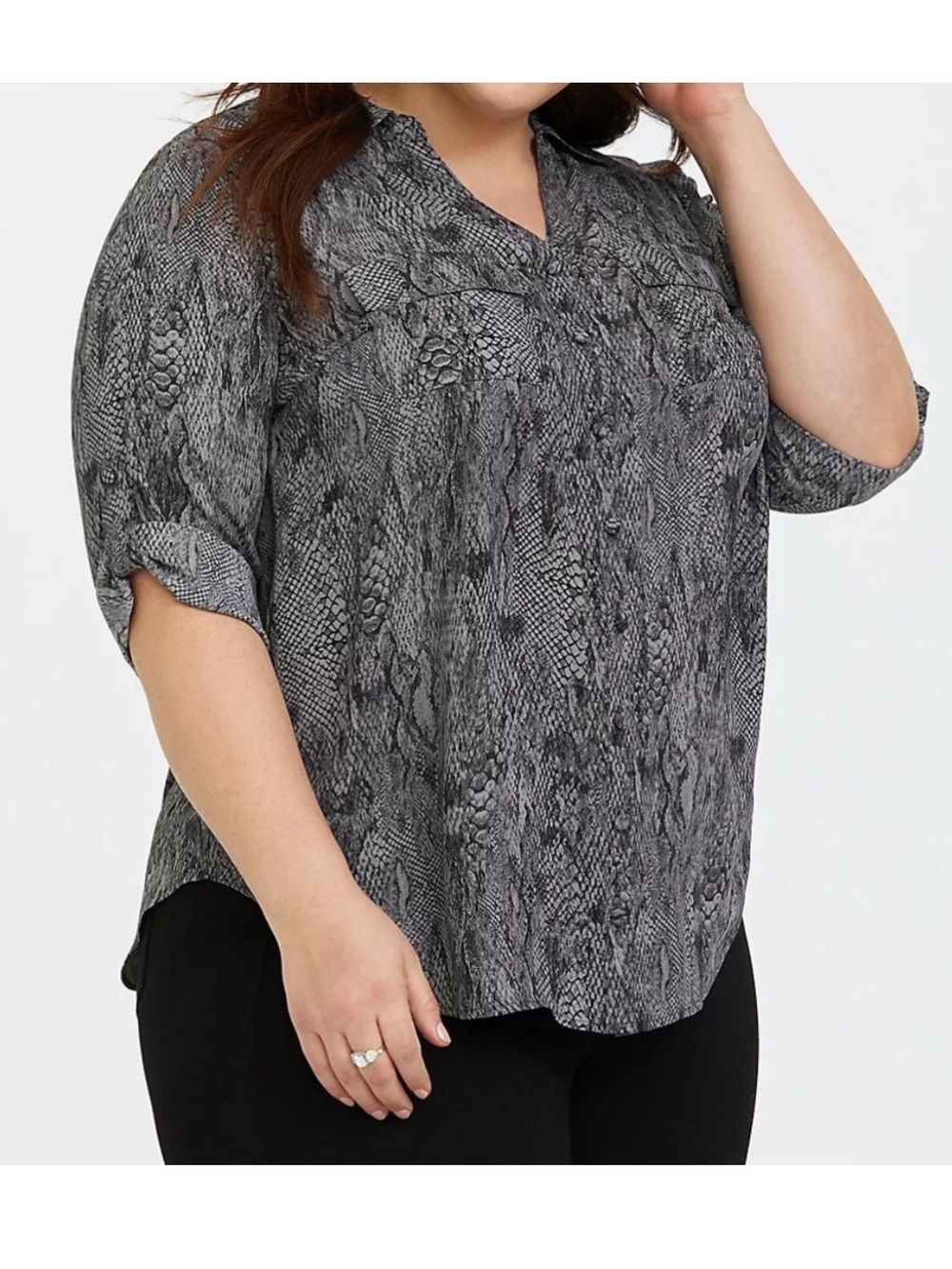 Torrid Grey Snakeskin Button Down Georgette Roll Tab Top/Blouse Size 10 Large